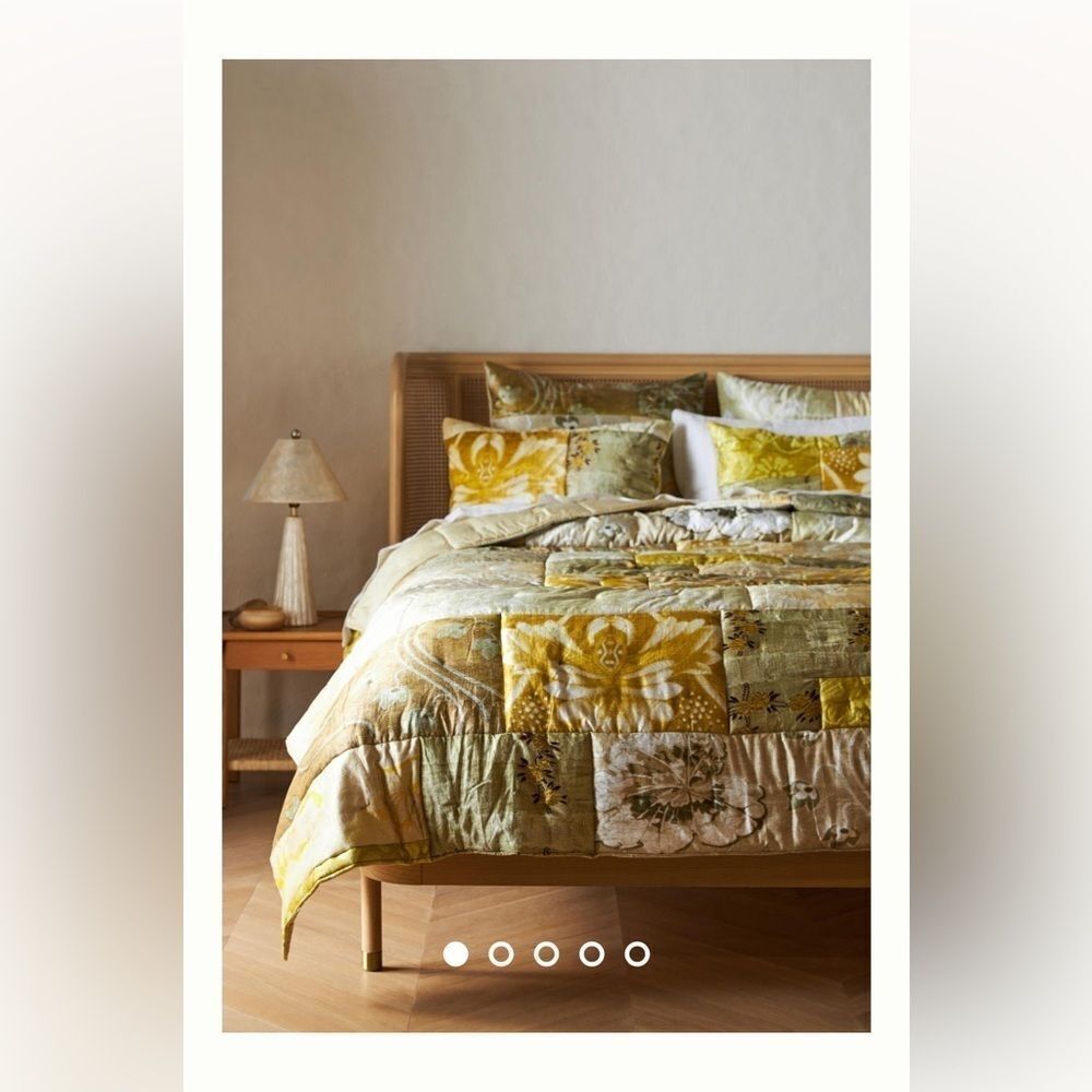 Velvet Zinnia Anthropologie Queen Quilt Color: CITRON
